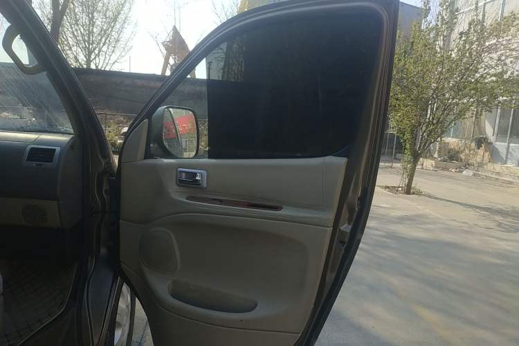 Used Foton MP-X E 2016 2.0L Commercial Version 4G63 Interior 5