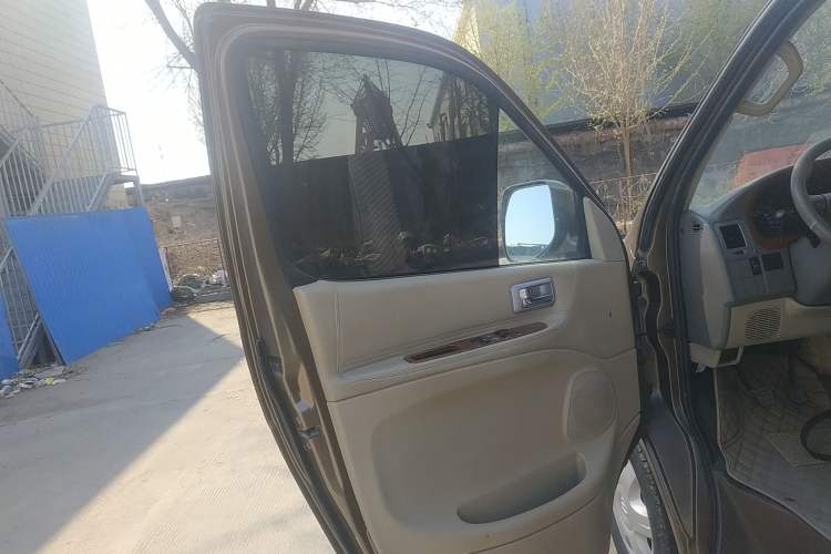 Used Foton MP-X E 2016 2.0L Commercial Version 4G63 Interior 7