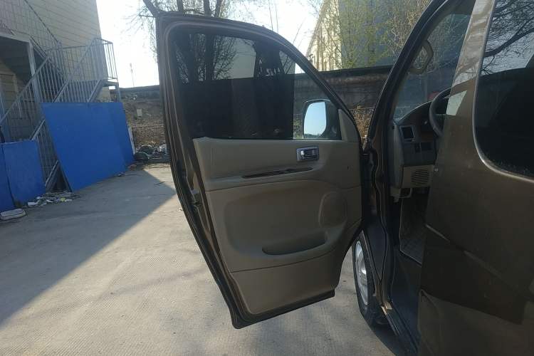 Used Foton MP-X E 2016 2.0L Commercial Version 4G63 Interior 8