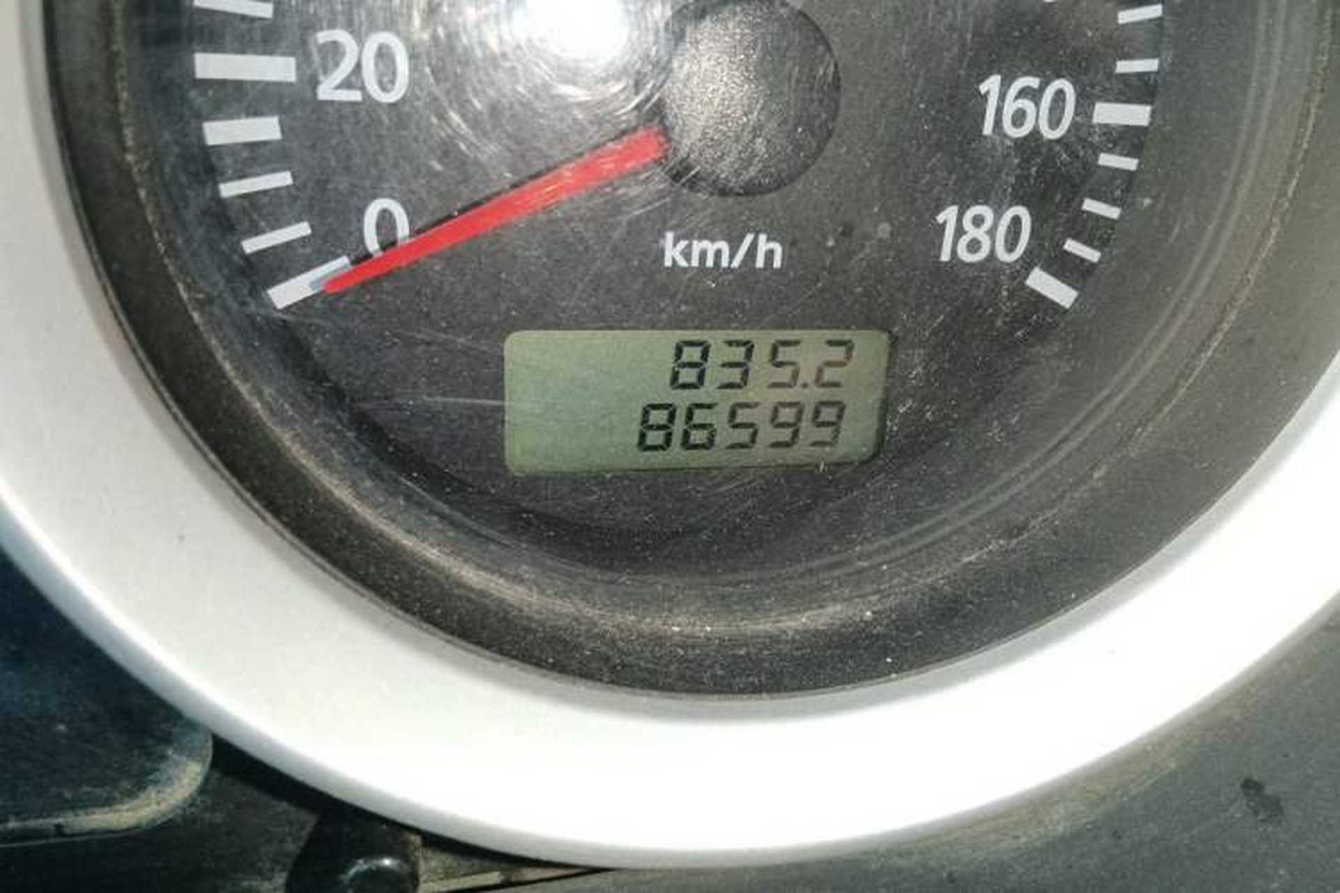 Used Foton MP-X E 2016 2.0L Express Version 4Gi-VVT Odometer Close Up