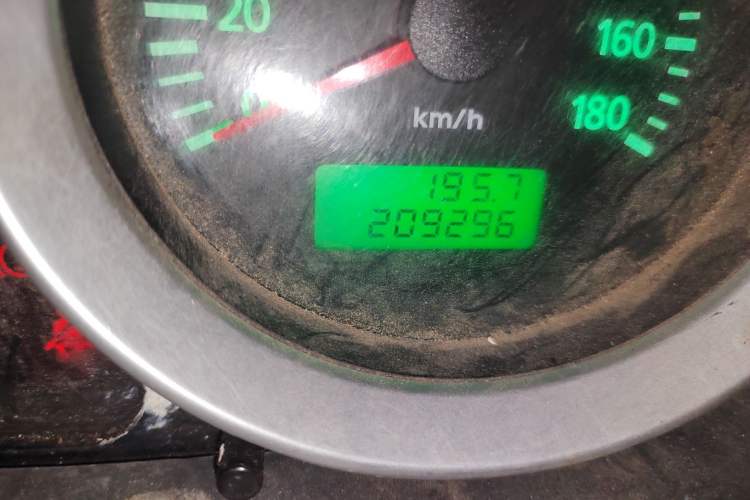 Used Foton MP-X E 2016 2.0L Express Edition 4G63 Odometer Close Up
