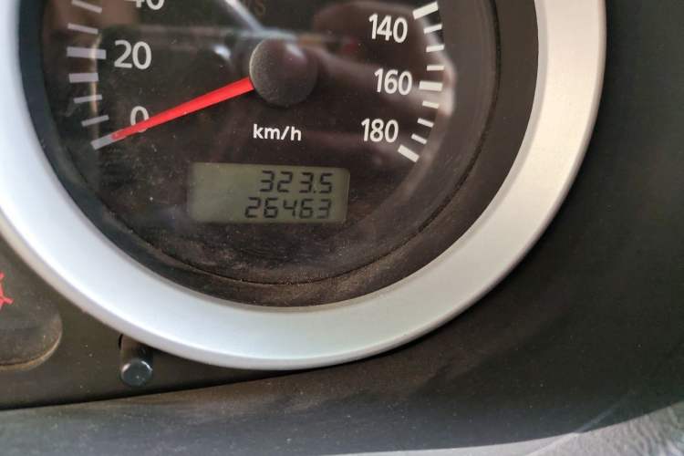 Used Foton MP-X E 2016 2.0L Express Edition 4G63 Odometer Close Up