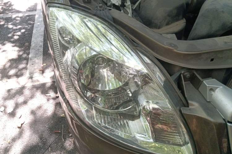 Used Foton MP-X E 2016 2.0L Express Version 4Gi-VVT Right Front Headlight