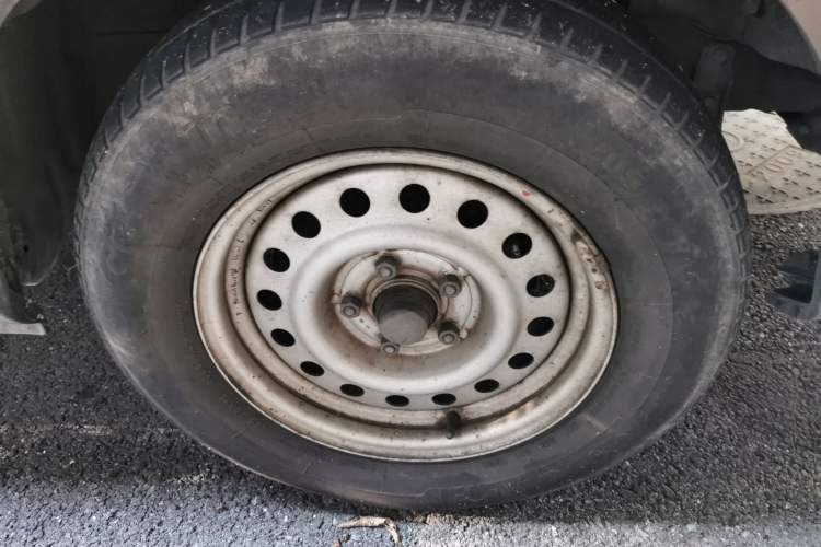 Used Foton MP-X E 2016 2.0L Express Version 4Gi-VVT Right Front Wheel Hub