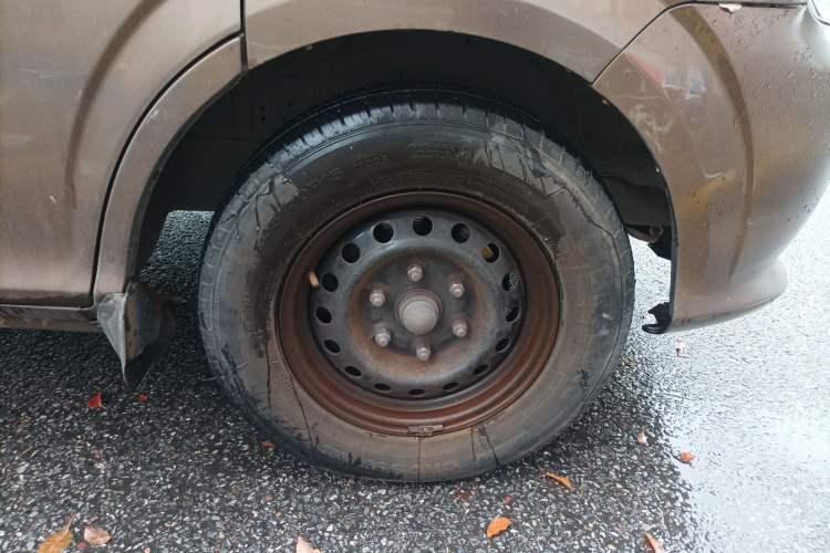 Used Foton MP-X E 2016 2.0L Express Edition 4G63 Right Front Wheel Hub