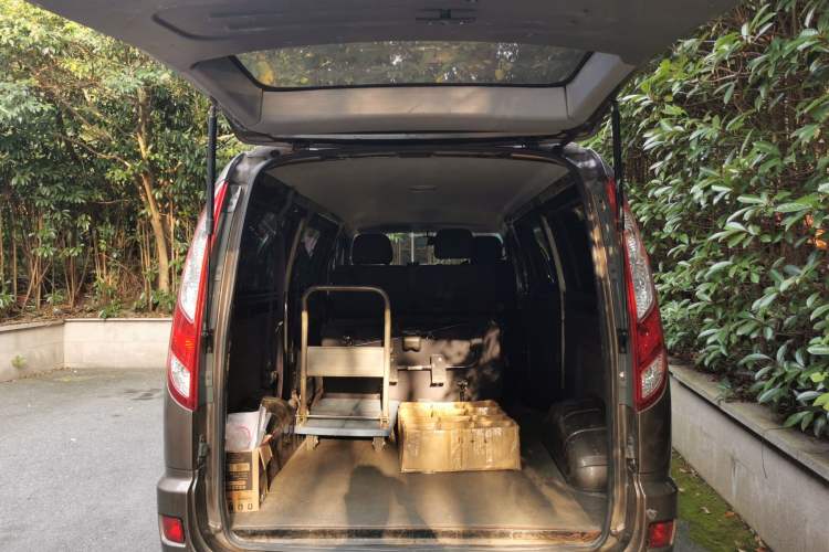 Used Foton MP-X E 2016 2.0L Express Version 4Gi-VVT Trunk
