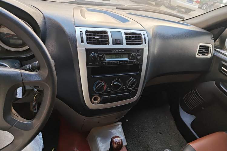 Used Foton MP-X E 2016 2.0L Express Version 4Gi-VVT Audio And AC Panel