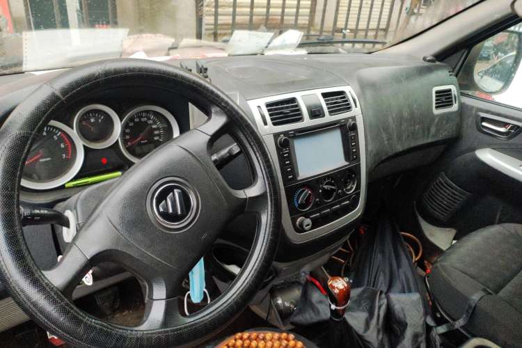 Used Foton MP-X E 2016 2.0L Express Edition 4G63 Center Console