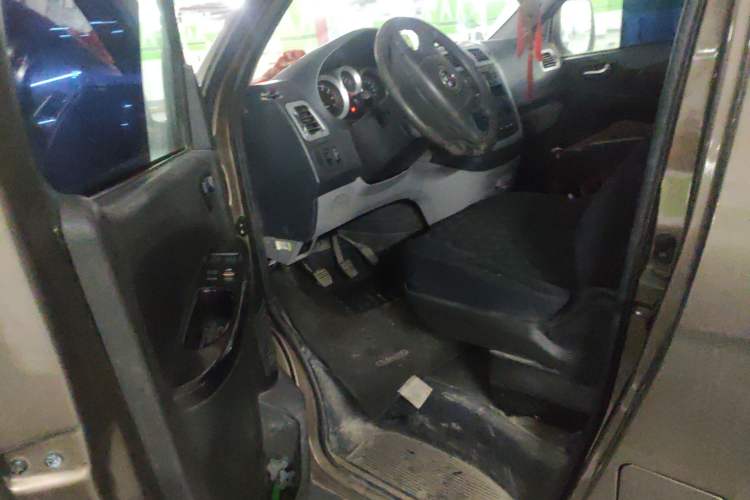 Used Foton MP-X E 2016 2.0L Express Version 4Gi-VVT Driver Seat