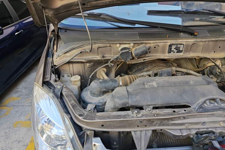 Used Foton MP-X E 2016 2.0L Express Version 4Gi-VVT Engine Bay Right