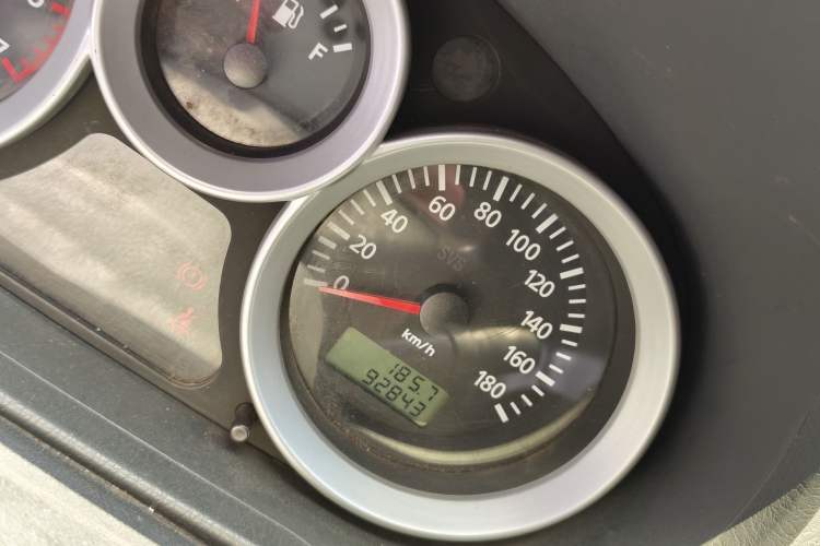 Used Foton MP-X E 2016 2.0L Express Edition 4G63 Odometer Close Up