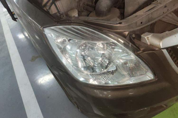 Used Foton MP-X E 2016 2.0L Express Version 4Gi-VVT Right Front Headlight