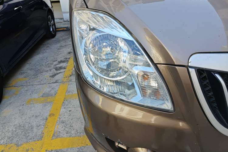 Used Foton MP-X E 2016 2.0L Express Version 4Gi-VVT Right Front Headlight