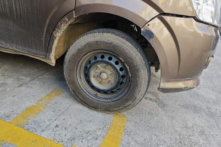 Used Foton MP-X E 2016 2.0L Express Version 4Gi-VVT Right Front Wheel Hub