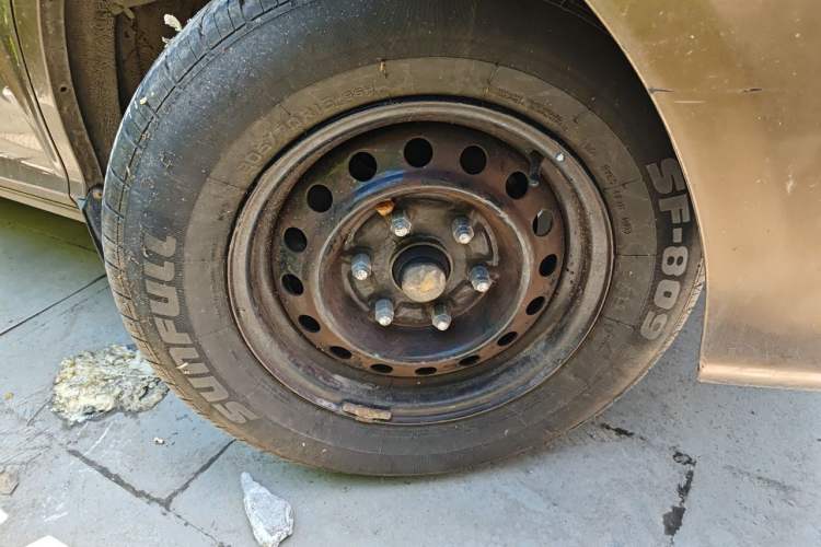 Used Foton MP-X E 2016 2.0L Express Edition 4G63 Right Front Wheel Hub