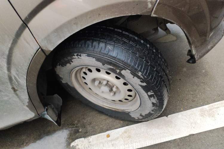 Used Foton MP-X E 2016 2.0L Express Edition 4G63 Right Front Wheel Hub