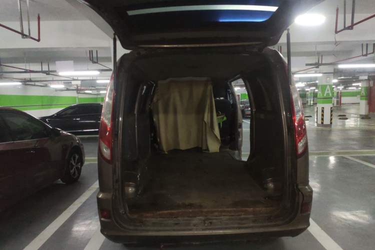 Used Foton MP-X E 2016 2.0L Express Version 4Gi-VVT Trunk