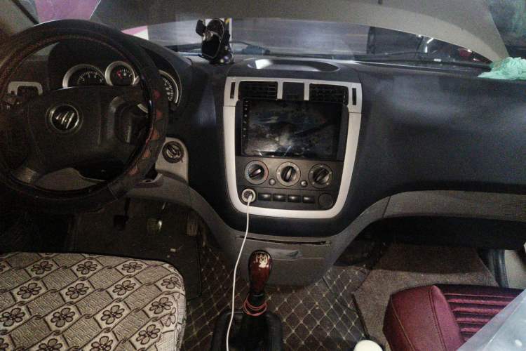 Used Foton MP-X E 2016 2.0L Express Edition 4G63 Center Console