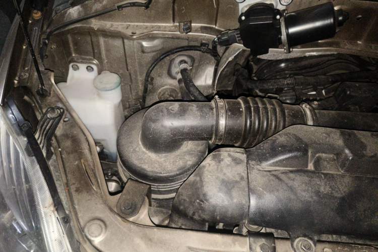 Used Foton MP-X E 2016 2.0L Express Edition 4G63 Engine Bay Right