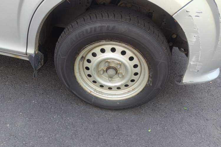 Used Foton MP-X E 2016 2.0L Express Edition 4G63 Right Front Wheel Hub