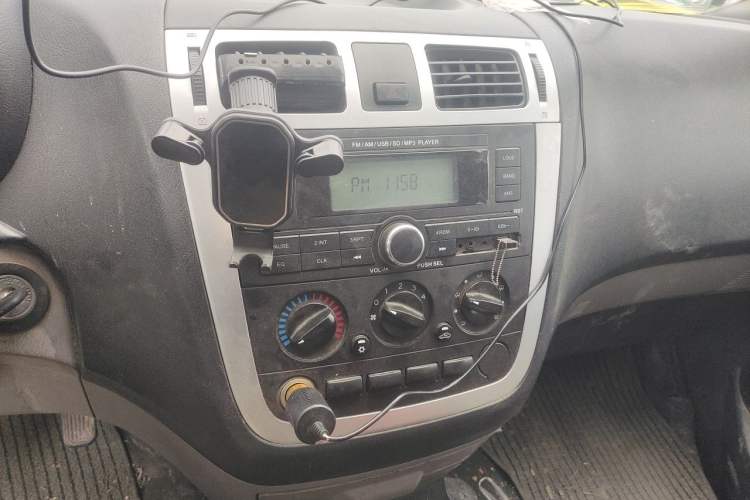 Used Foton MP-X E 2016 2.0L Express Version 4Gi-VVT Audio And AC Panel