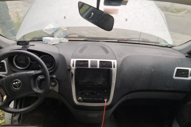 Used Foton MP-X E 2016 2.0L Express Version 4Gi-VVT Center Console