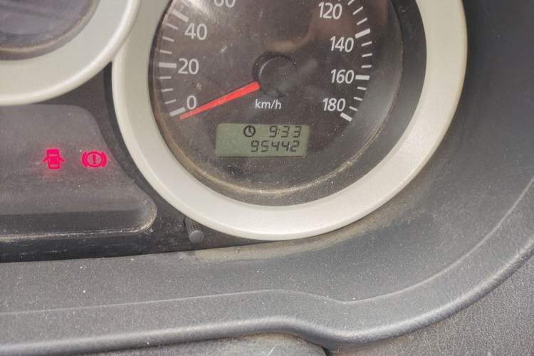 Used Foton MP-X E 2016 2.0L Express Version 4Gi-VVT Odometer Close Up