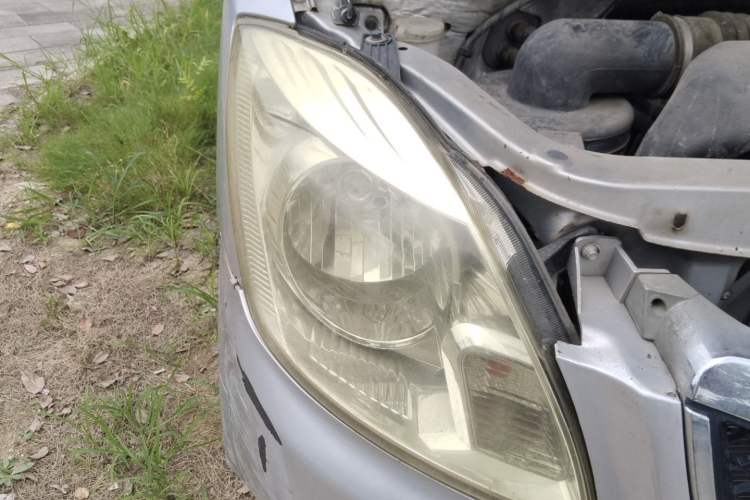 Used Foton MP-X E 2016 2.0L Express Version 4Gi-VVT Right Front Headlight