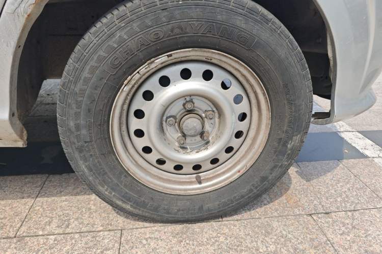 Used Foton MP-X E 2016 2.0L Express Version 4Gi-VVT Right Front Wheel Hub