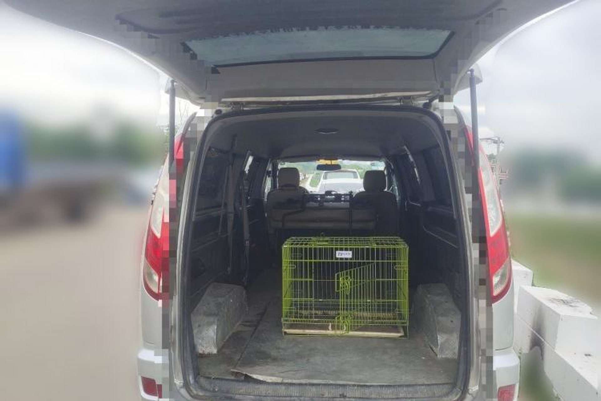 Used Foton MP-X E 2016 2.0L Express Version 4Gi-VVT Trunk