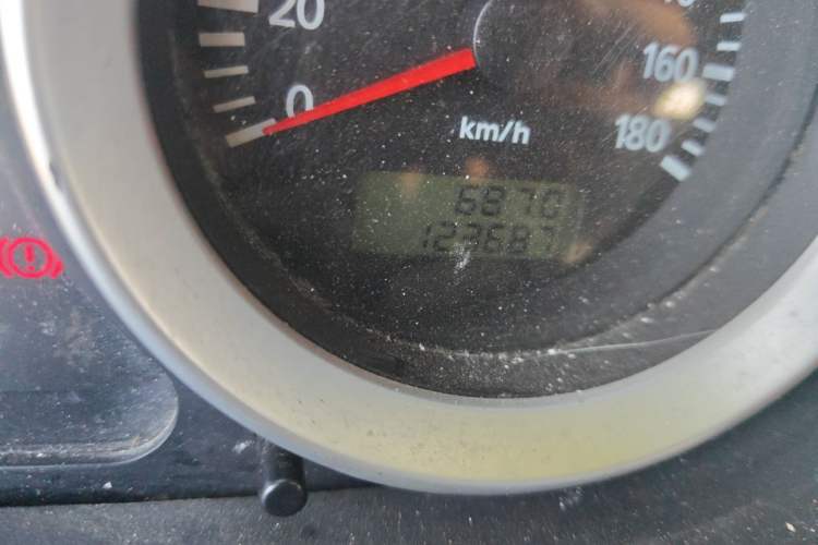 Used Foton MP-X E 2016 2.0L Express Edition 4G63 Odometer Close Up