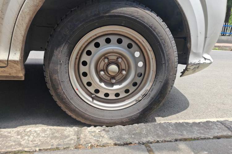 Used Foton MP-X E 2016 2.0L Express Edition 4G63 Right Front Wheel Hub