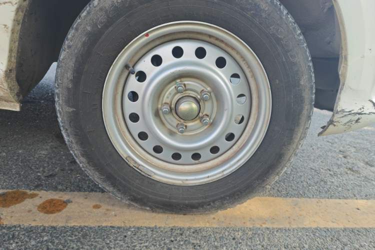 Used Foton MP-X E 2016 2.0L Express Edition 4G63 Right Front Wheel Hub