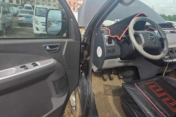 Used Foton MP-X E 2017 2.0L New Express Long Wheelbase 4G63 Driver Seat