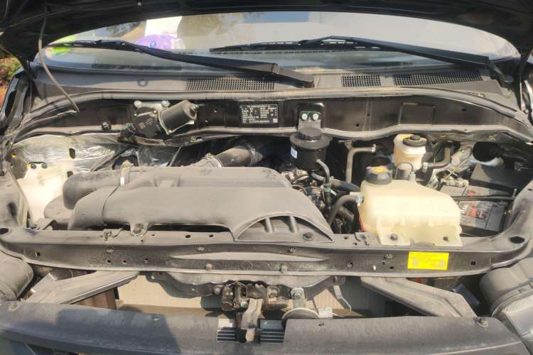 Used Foton MP-X E 2017 2.0L New Express Long Wheelbase 4Q20M Engine Bay
