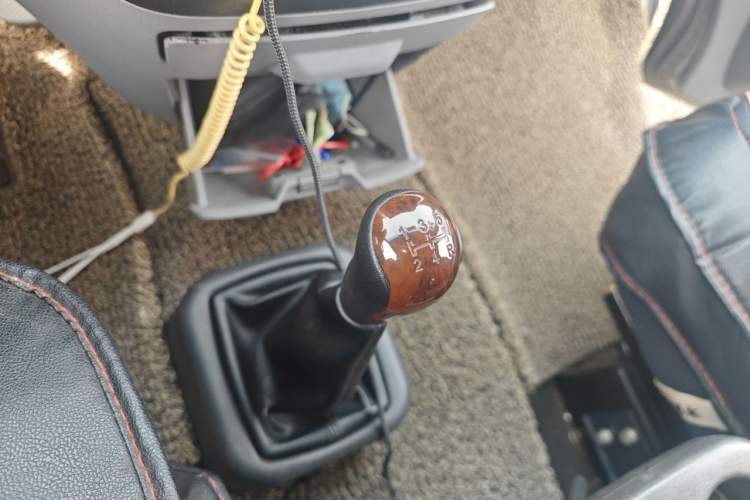 Used Foton MP-X E 2017 2.0L New Express Long Wheelbase 4G63 Gear Lever