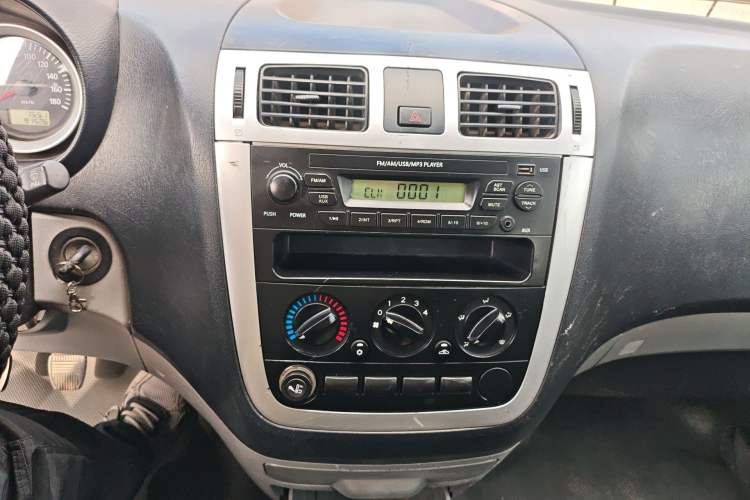 Used Foton MP-X E 2017 2.0L New Express Long Wheelbase 4Q20M Audio And AC Panel