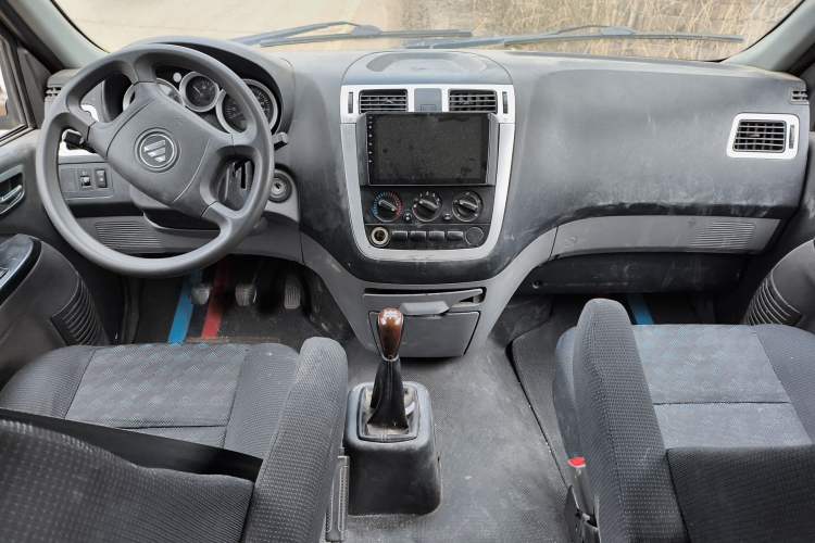 Used Foton MP-X E 2017 2.0L New Express Long Wheelbase 4Q20M Center Console