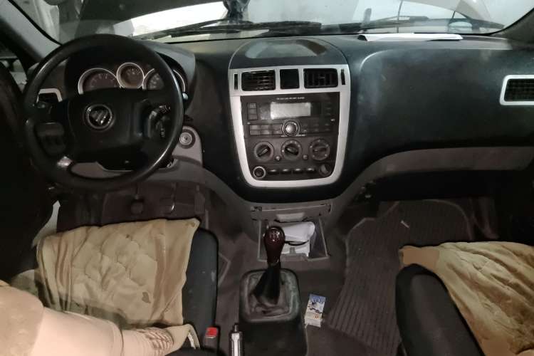 Used Foton MP-X E 2017 2.0L New Express Long Wheelbase 4Q20M Center Console