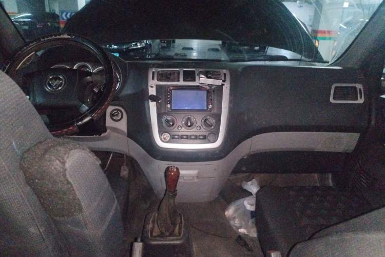 Used Foton MP-X E 2017 2.0L New Express Long Wheelbase 4Q20M Center Console