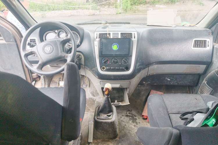 Used Foton MP-X E 2017 2.0L New Express Long Wheelbase 4Q20M Center Console