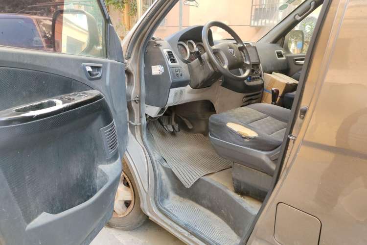 Used Foton MP-X E 2017 2.0L New Express Long Wheelbase 4G63 Driver Seat