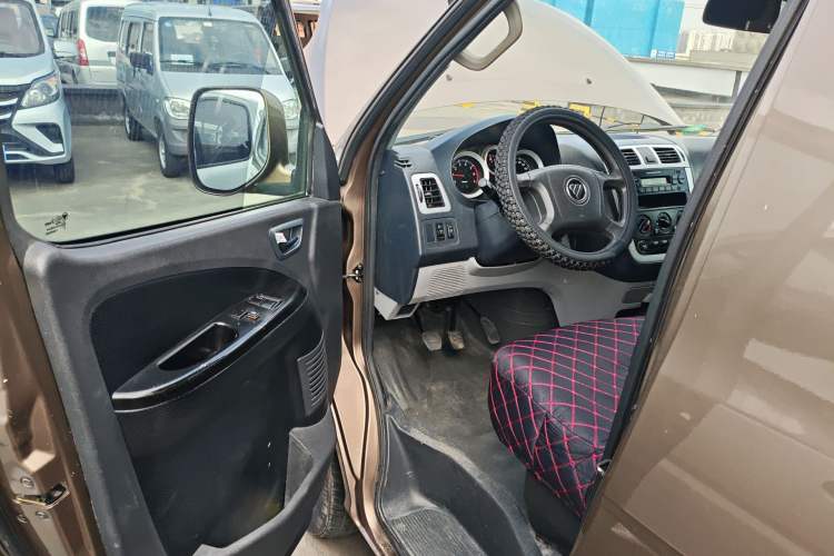 Used Foton MP-X E 2017 2.0L New Express Long Wheelbase 4Q20M Driver Seat