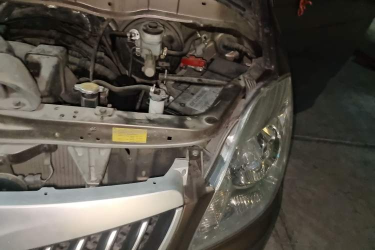 Used Foton MP-X E 2017 2.0L New Express Long Wheelbase 4Q20M Engine Bay Left