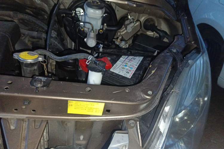 Used Foton MP-X E 2017 2.0L New Express Long Wheelbase 4Q20M Engine Bay Left
