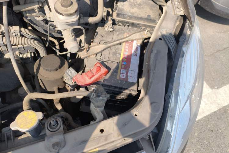 Used Foton MP-X E 2017 2.0L New Express Long Wheelbase 4Q20M Engine Bay Left