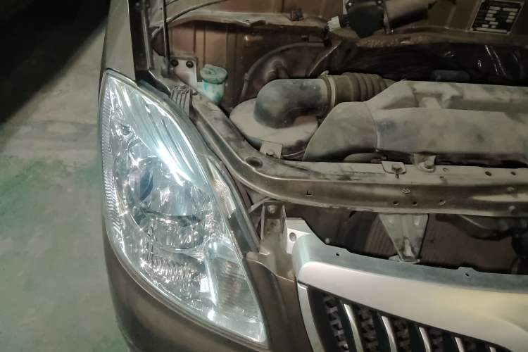 Used Foton MP-X E 2017 2.0L New Express Long Wheelbase 4Q20M Engine Bay Right