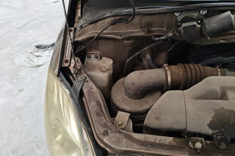 Used Foton MP-X E 2017 2.0L New Express Long Wheelbase 4Q20M Engine Bay Right