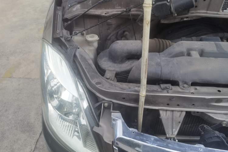 Used Foton MP-X E 2017 2.0L New Express Long Wheelbase 4Q20M Engine Bay Right