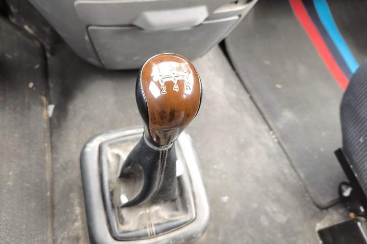 Used Foton MP-X E 2017 2.0L New Express Long Wheelbase 4Q20M Gear Lever